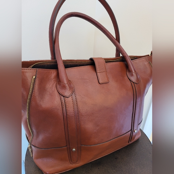 Massimo Dutti Leather Tote Bag | Expandable Side Zippers | Shoulder Strap - Picture 3 of 16